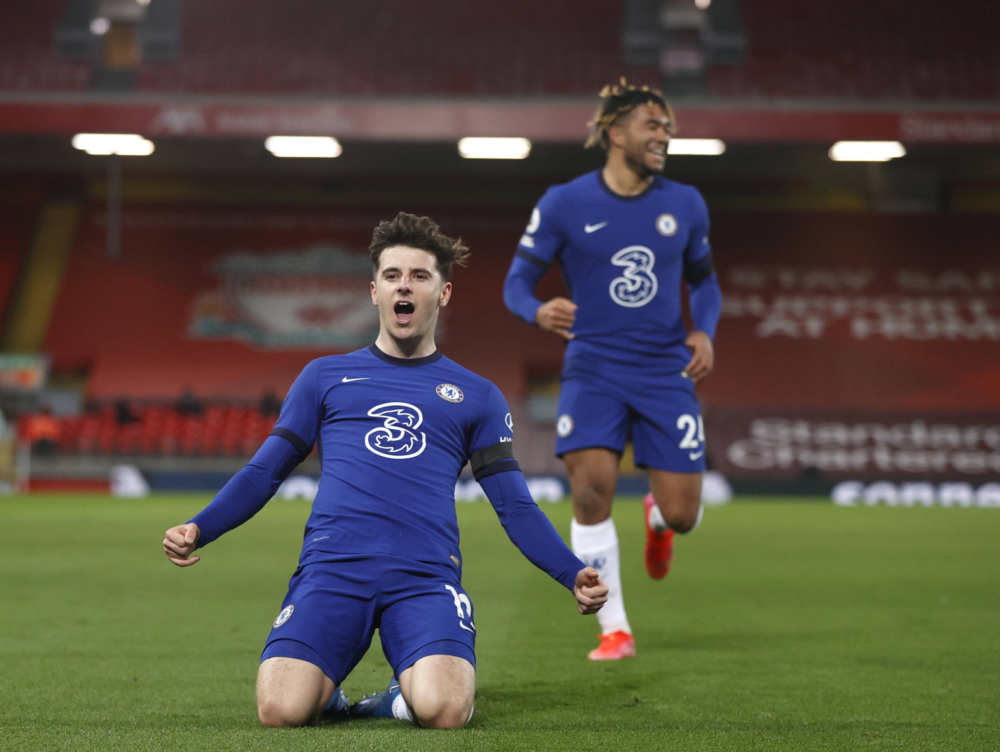 中距离和突 中距离和突